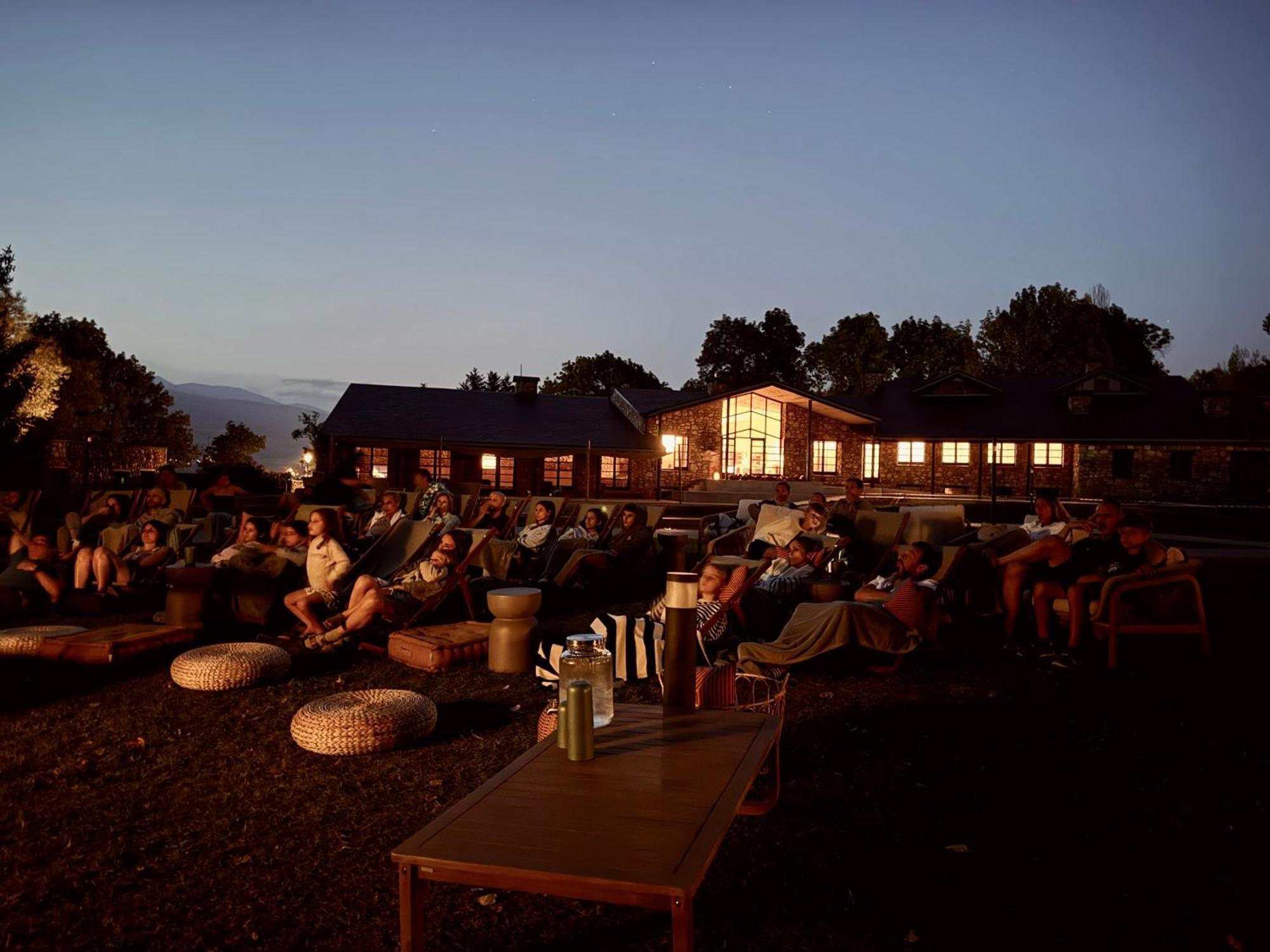 Hotel Basecamps Cerdanya Caixans Esterno foto